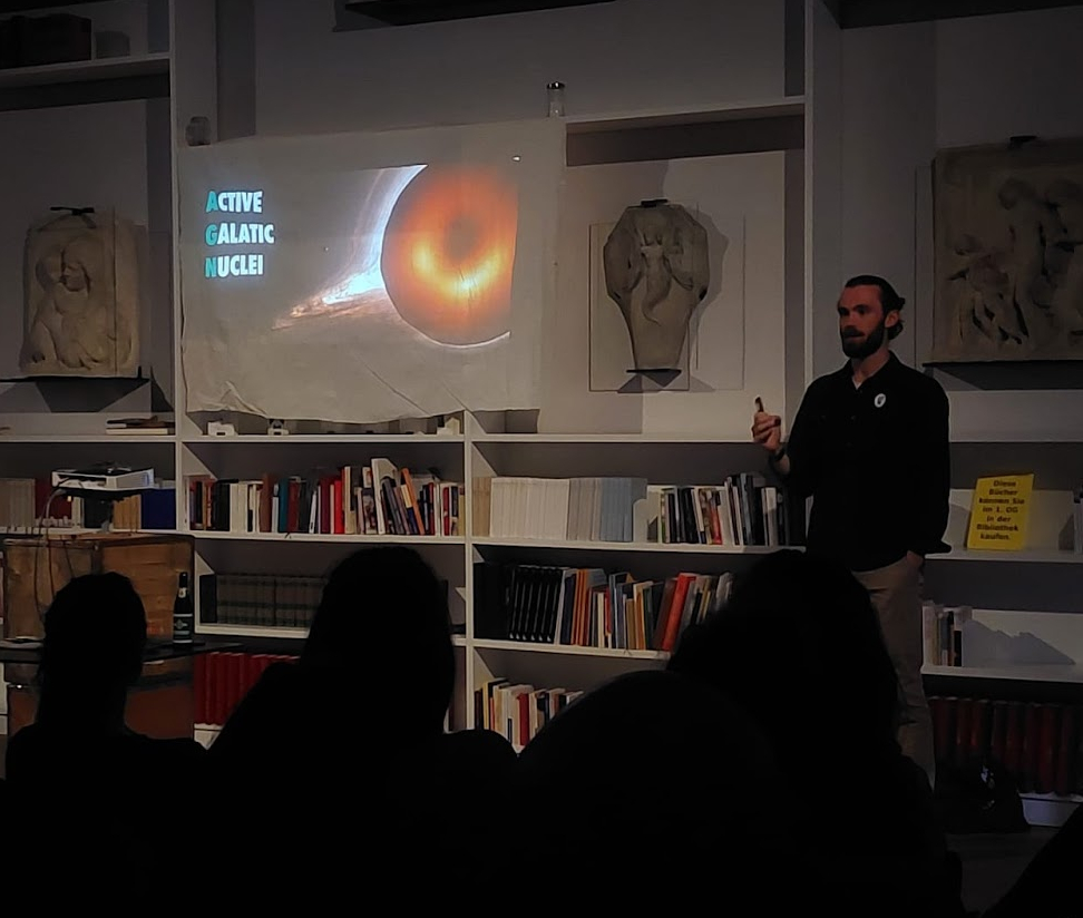 Public outreach talk at Pint of Science